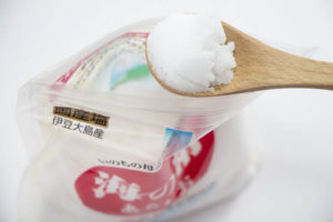 塩田と平釜の伝統製法、母なる海のエキス「海の精」