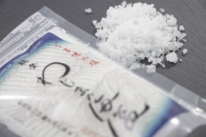 マグネシウム・カルシウムの含有量が高い「わじまの海塩」