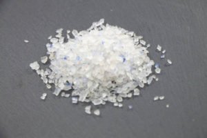 世界でも希少な青色な岩塩「ブルー岩塩」