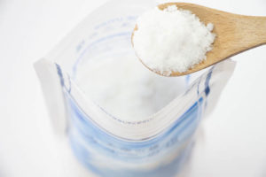 絶景スポットとして有名な「天空の鏡　ウユニの塩」