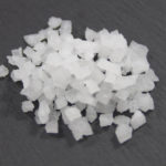 豊かな自然に囲まれ環境汚染とは無縁の島小笠原諸島の本格的天日塩「ムーンソルト」粒大