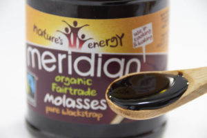 鉄分に富んだ甘味料　英国「MERIDIAN」の有機モラセス【ピュアブラックストラップ】