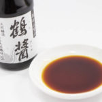 三十二石大杉樽で二度仕込みじっくり熟成させた醤油「鶴醤(つるびしお)」
