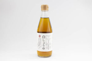 自然栽培の小麦と大豆、そして蔵に棲みつく麹菌を採取して醸造した白醤油「ナチュラル・ハーモニーの白しょうゆ 」