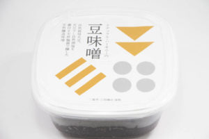 自然栽培の原料を使い天然蔵つき麹菌による豆味噌「ナチュラルハーモニーの豆味噌」