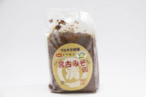 宮古島の天然麹菌で作られる味噌「マルキヨ味噌　宮古みそ」